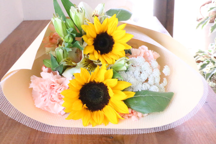 オレンジ色のひまわりの花束 Sサイズ
