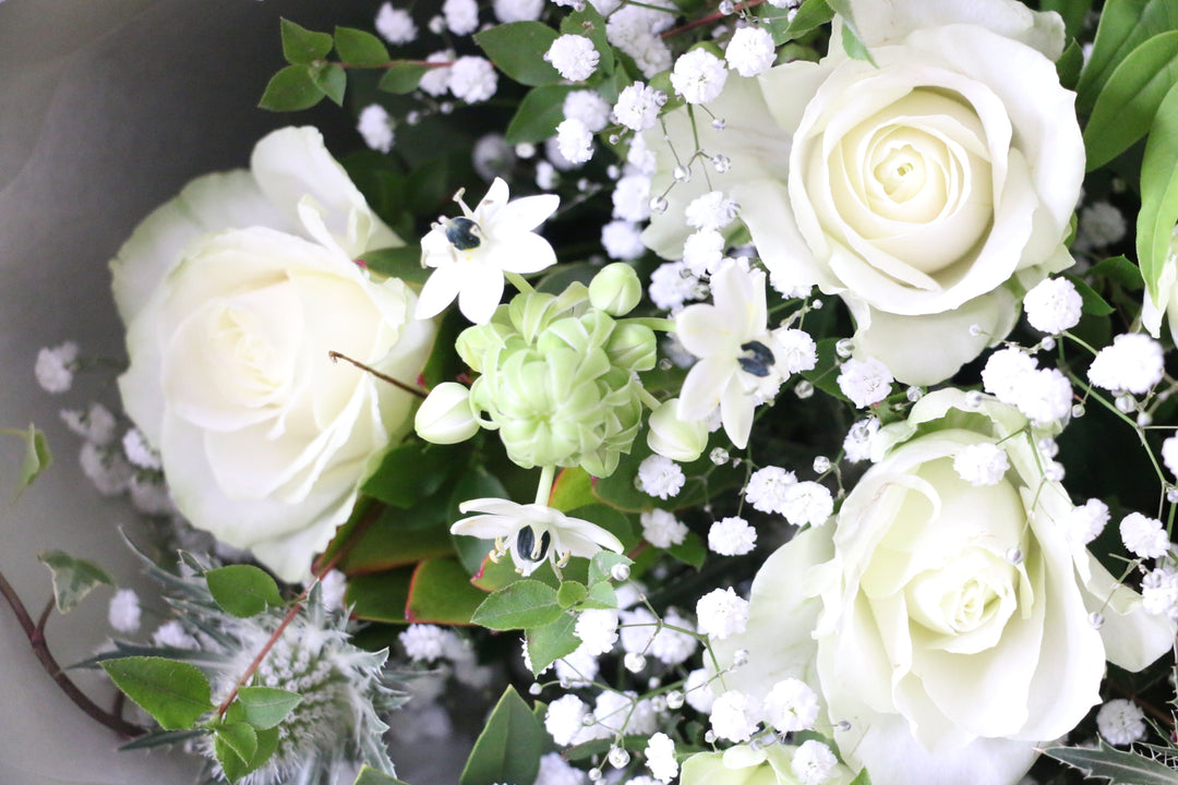 白・グリーンの花束 9,000円