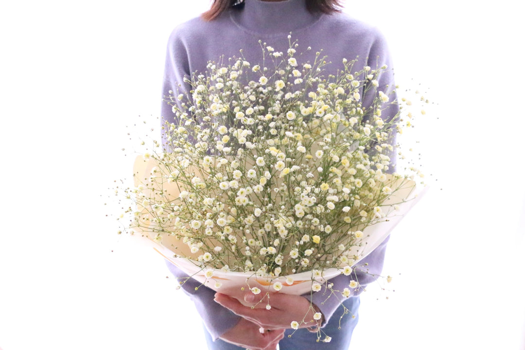 黄色のカスミソウ（かすみ草）の花束 3,500円 Sサイズ