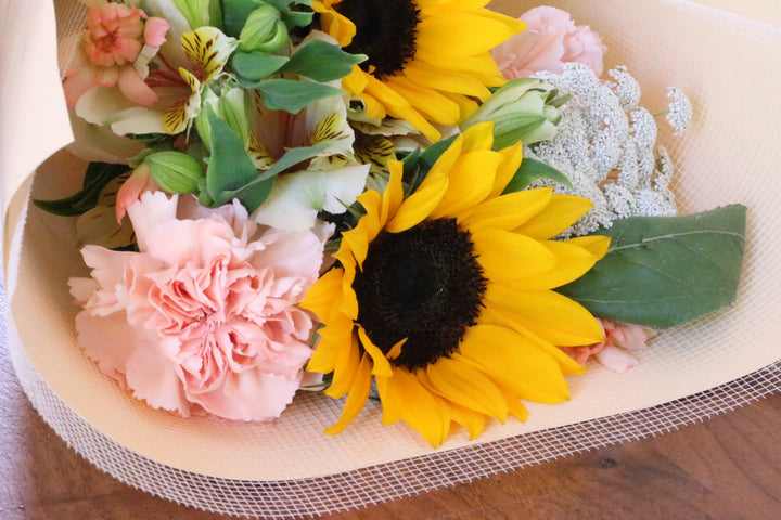 オレンジ色のひまわりの花束 Sサイズ