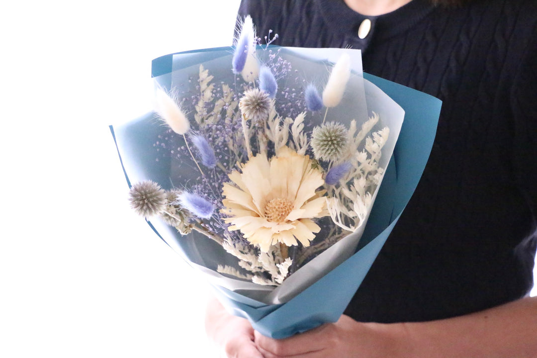 青系のドライフラワーの花束 Sサイズ　3,000円