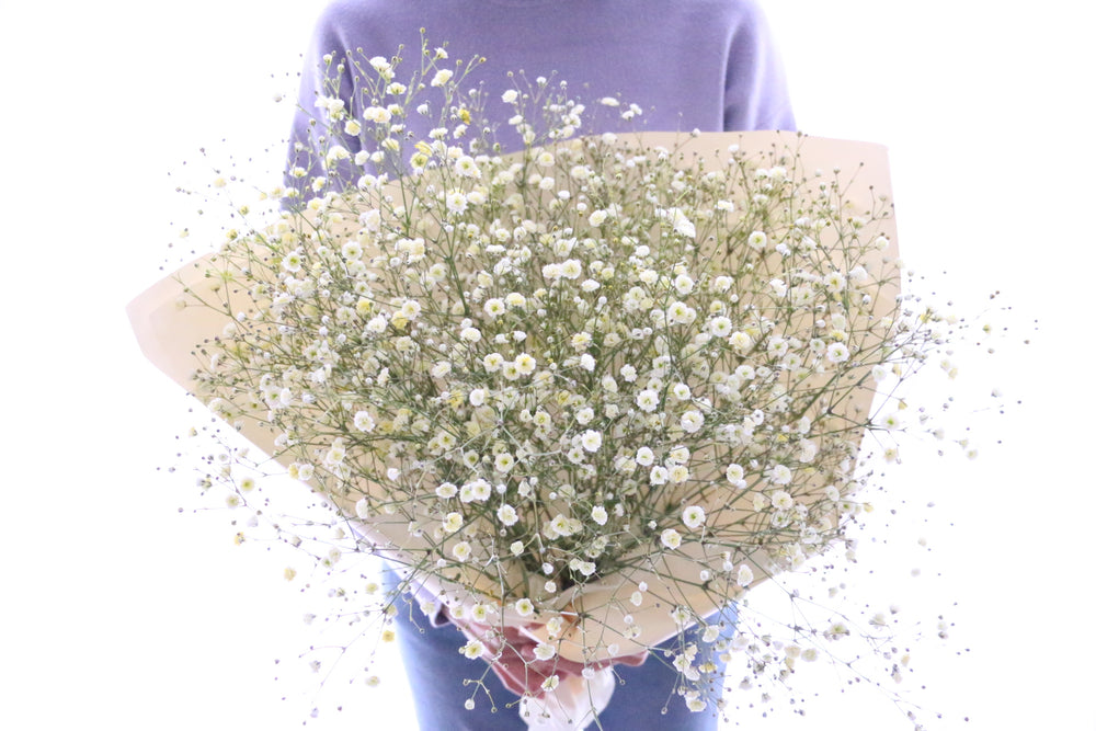 黄色のカスミソウ（かすみ草）の花束 5,000円 Mサイズ