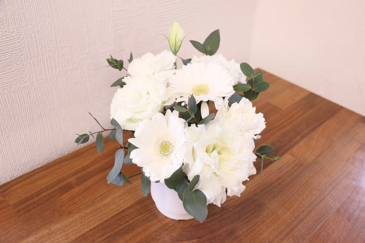 【供花】白色・グリーンのお供えアレンジメント 3,000円