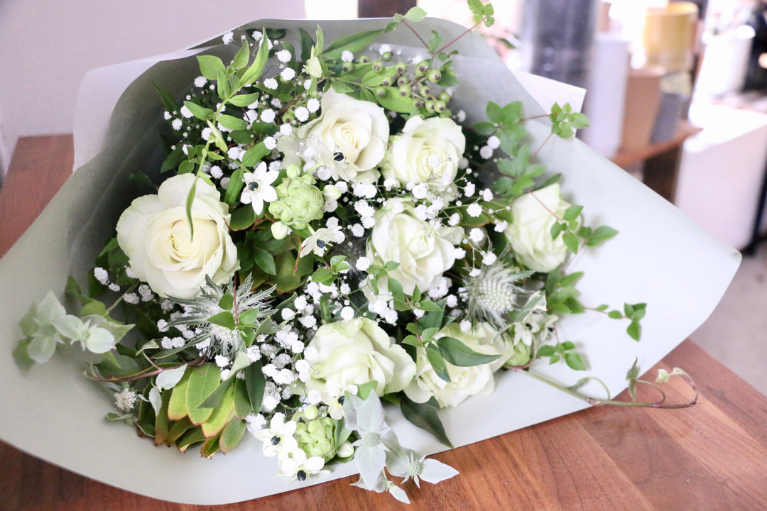 白・グリーンの花束 9,000円