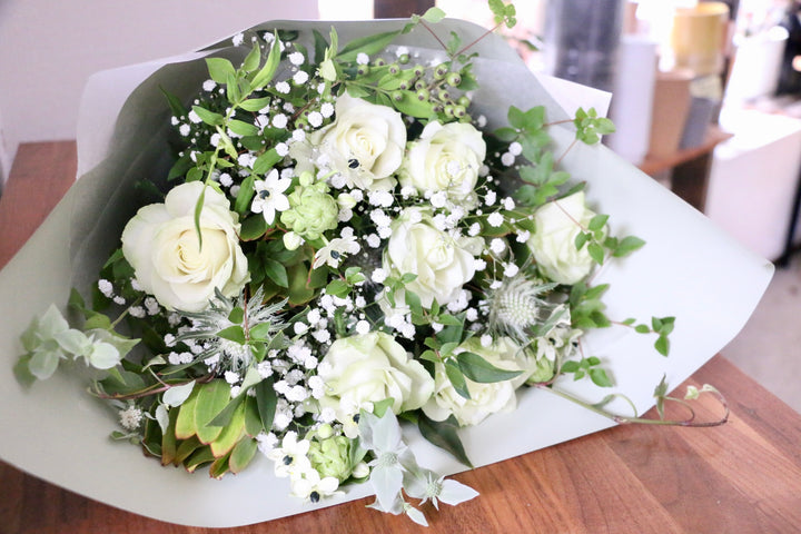 白・グリーンの花束 9,000円