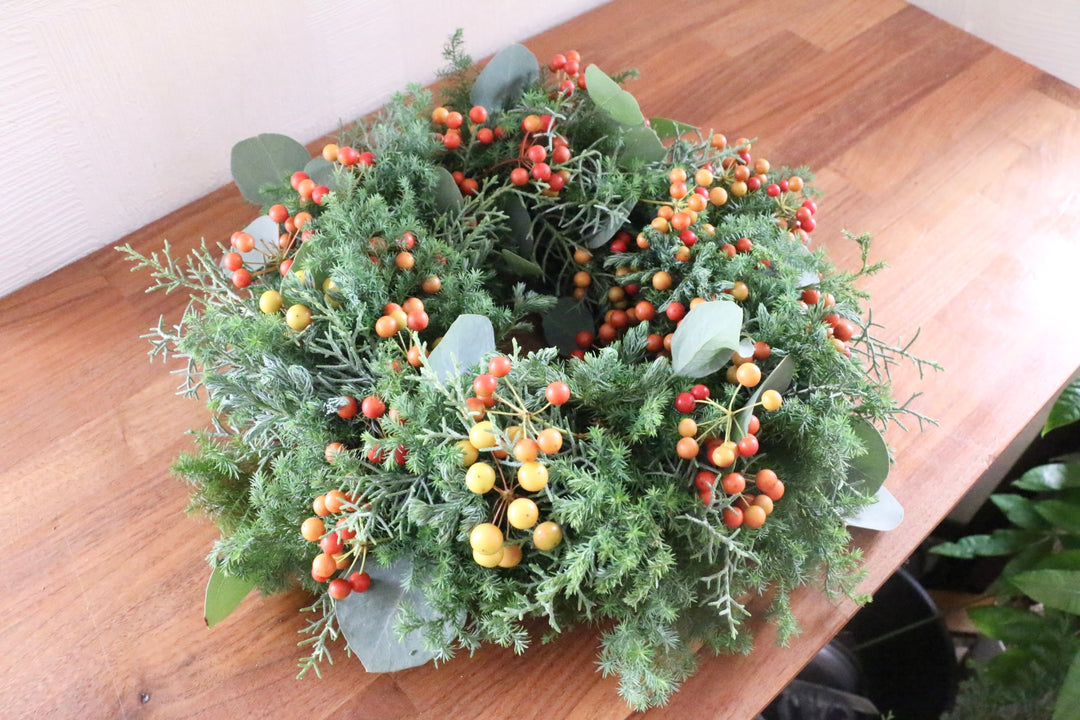 赤い実のフレッシュクリスマスリース Mサイズ