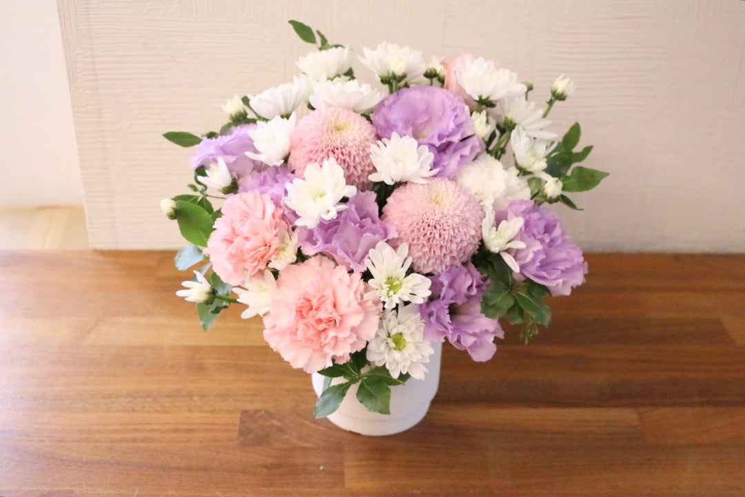 【供花】白色・ピンク色・紫色のお供えアレンジメント 7,000円