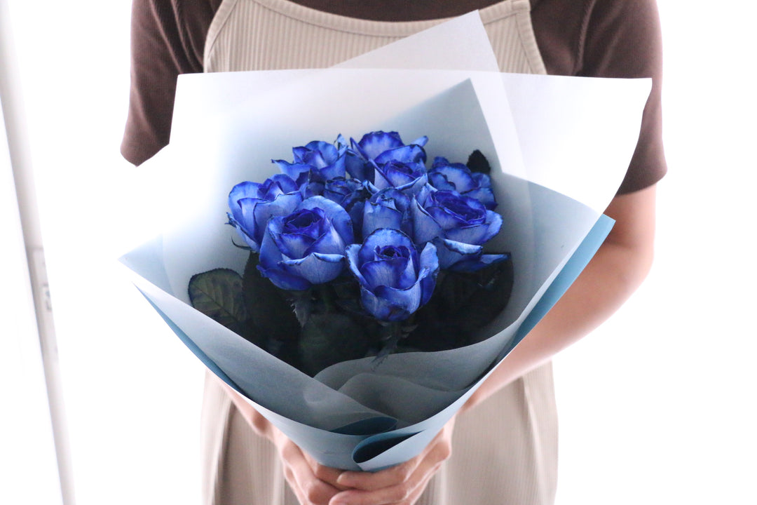 10本の青いバラの花束