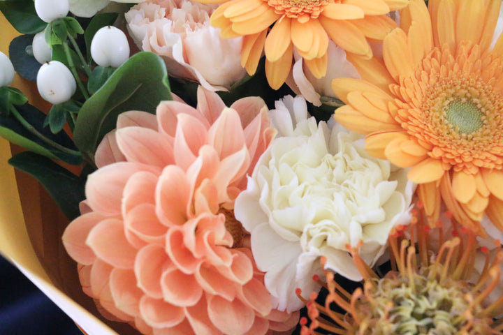 黄色・オレンジ色の花束 8,000円