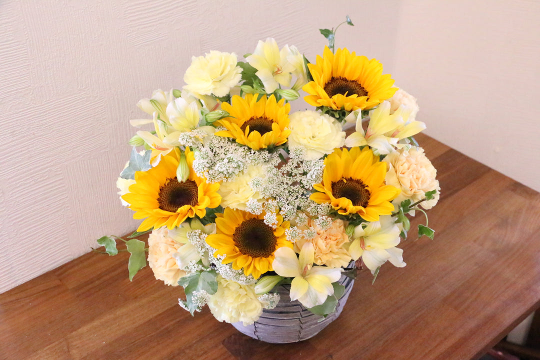 ひまわり入りのアレンジメント 9,000円