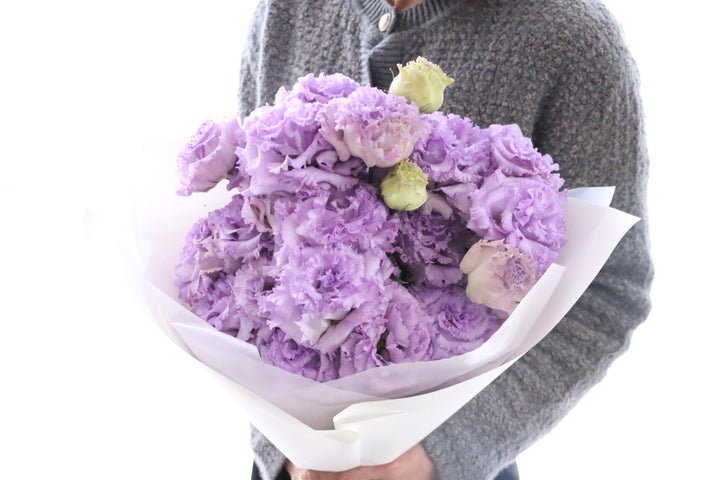 紫色のトルコキキョウの花束（6本）