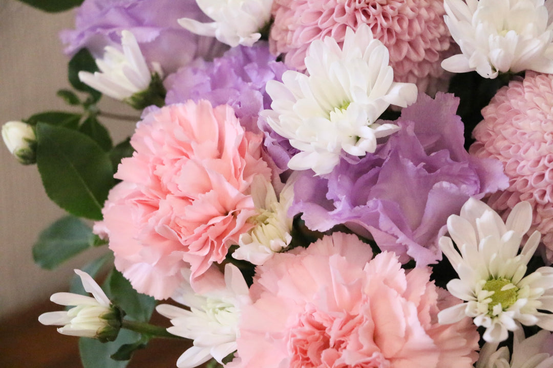 【供花】白色・ピンク色・紫色のお供えアレンジメント 7,000円