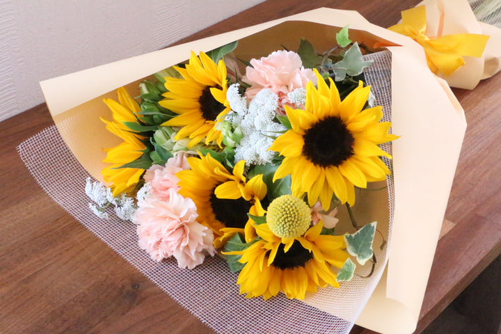 オレンジ色のひまわりの花束 Mサイズ