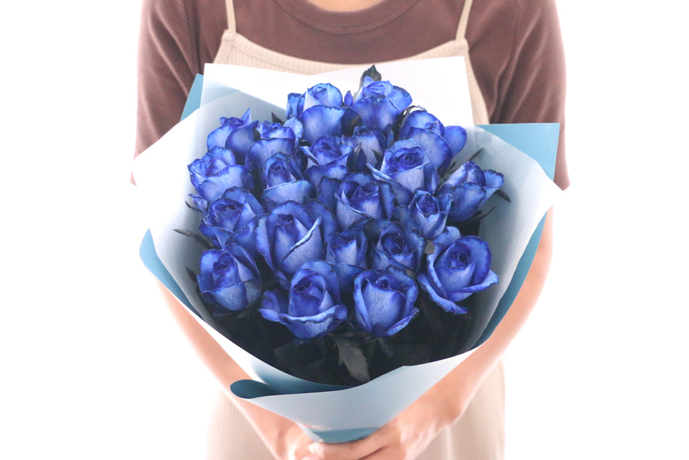 21本の青いバラの花束