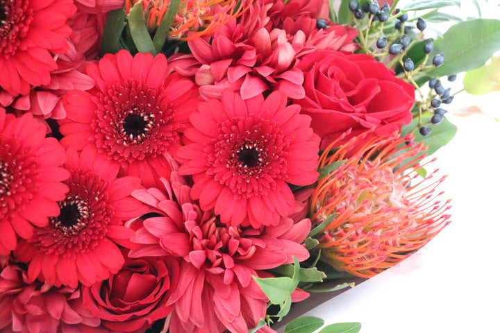 赤色の花束 15,000円