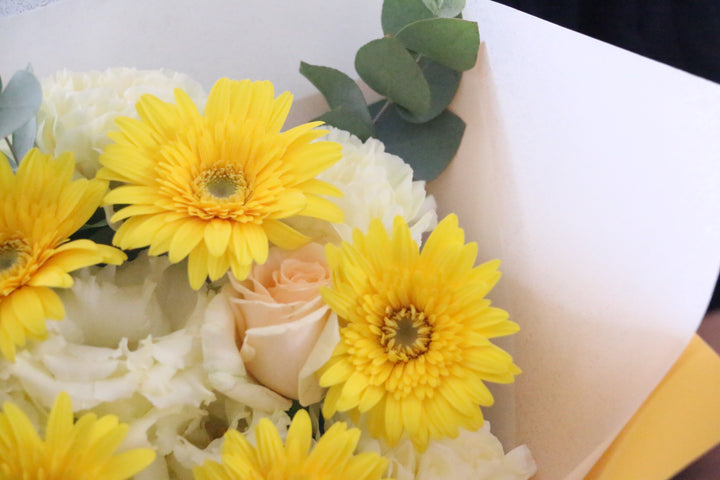 黄色ガーベラ入りの花束 Lサイズ 5,000円