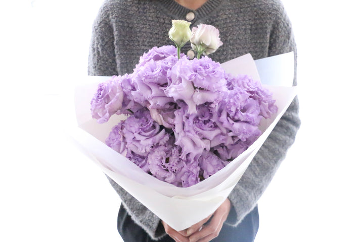 紫色のトルコキキョウの花束（4本）