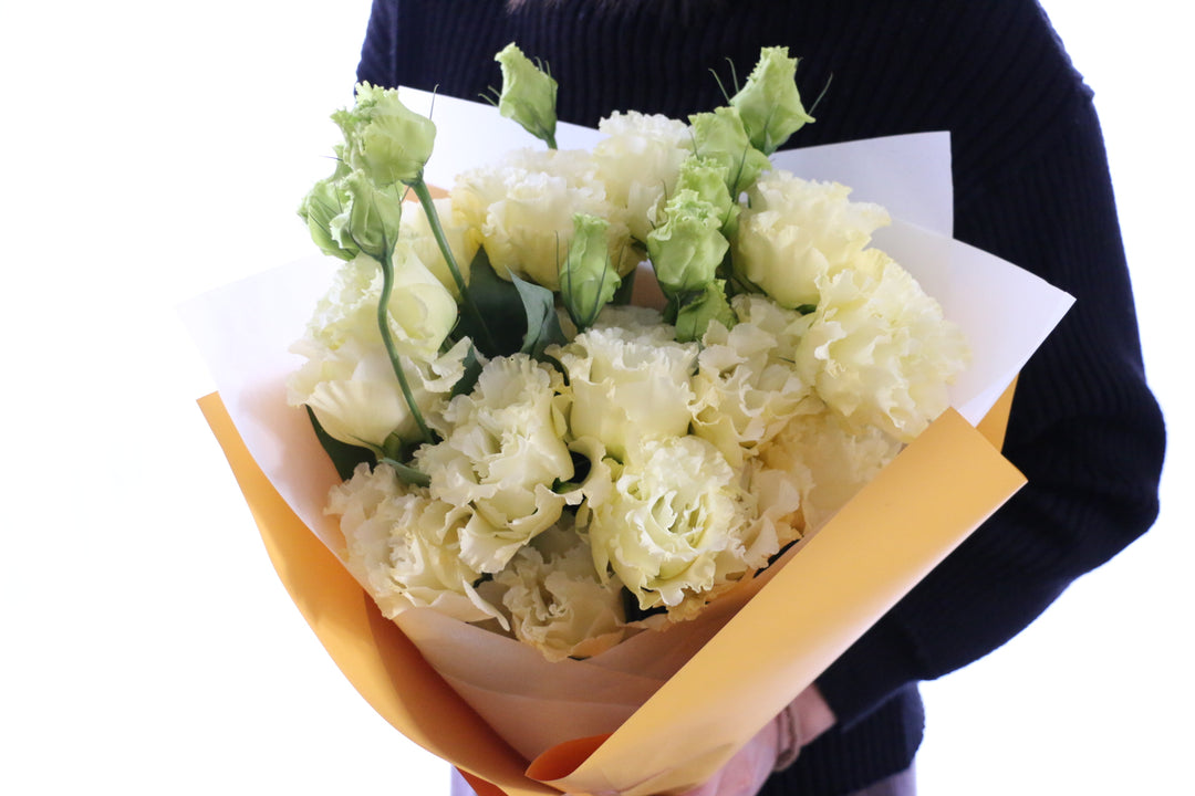 クリーム色のトルコキキョウの花束（6本）