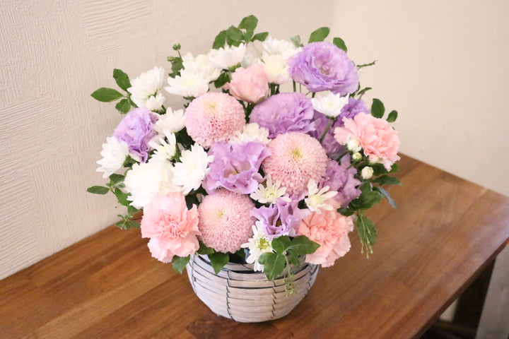 【供花】白色・ピンク色・紫色のお供えアレンジメント 8,000円