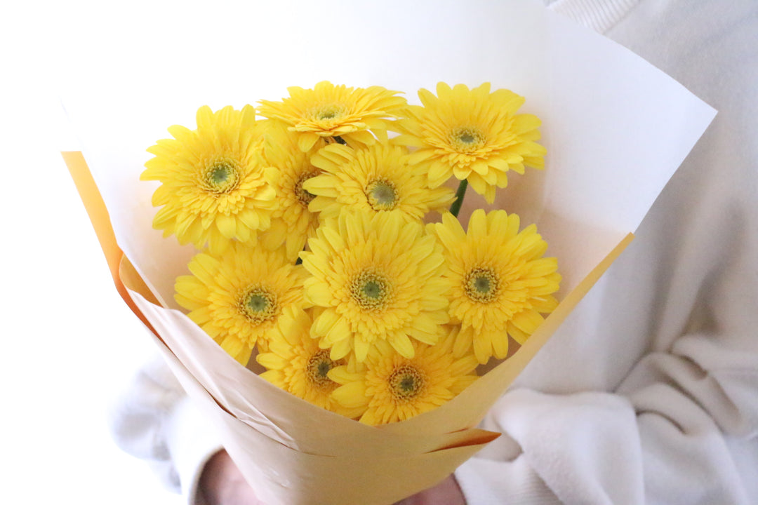 黄色のガーベラの花束（10本）