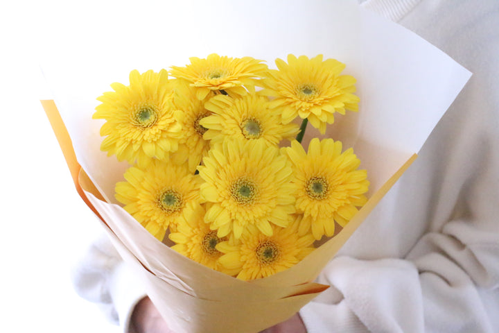黄色のガーベラの花束（10本）