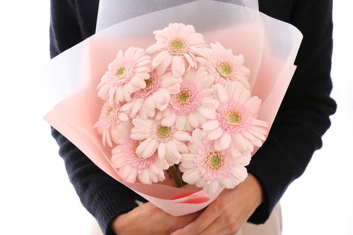 ピンク色のガーベラの花束（10本）