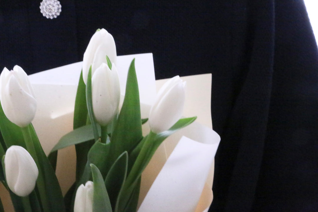 白のチューリップの花束（9本）
