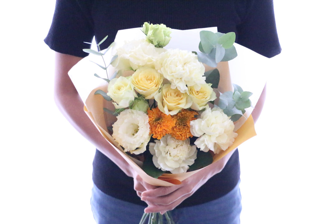 黄色バラ入りの花束 Sサイズ 5,000円