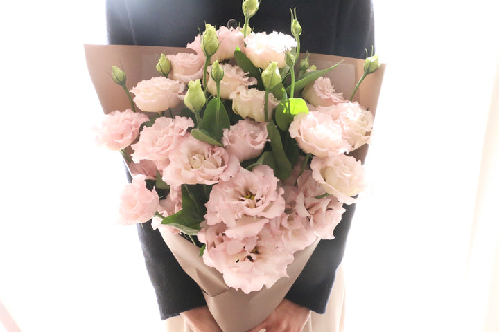 ピンク色のトルコキキョウの花束（9本）