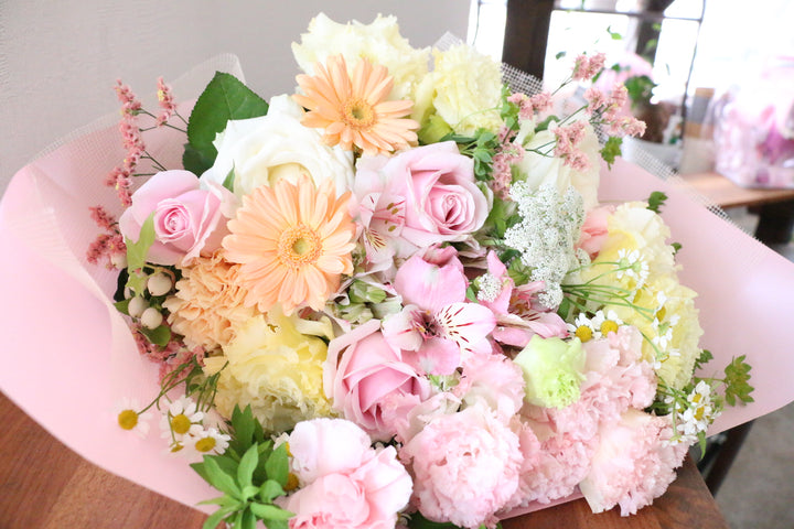 ピンク・黄色の花束　12,000円サイズ