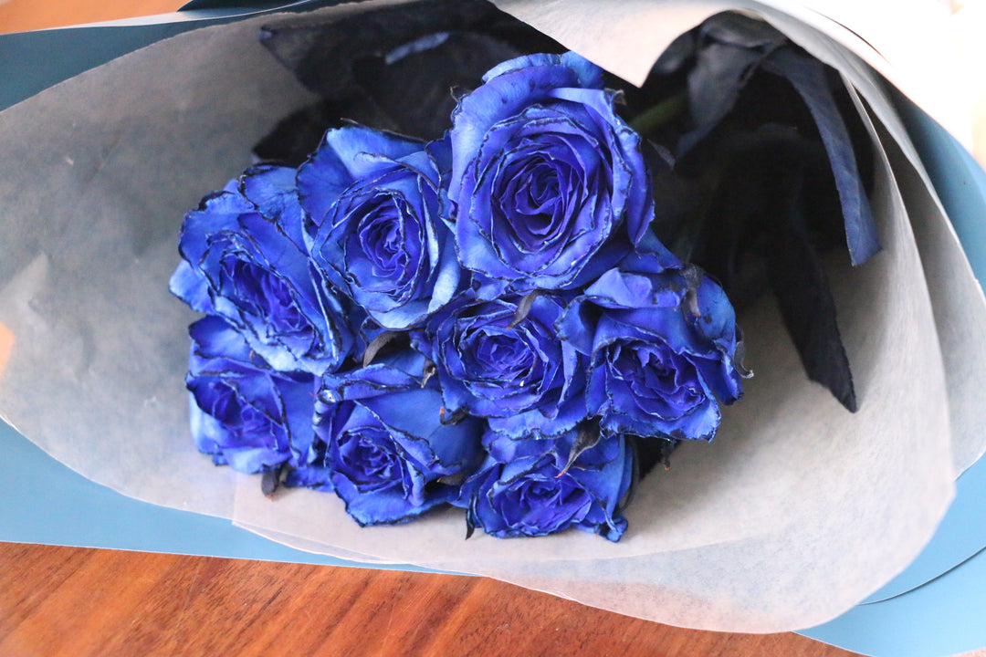 8本の青いバラの花束-あなたに感謝しています