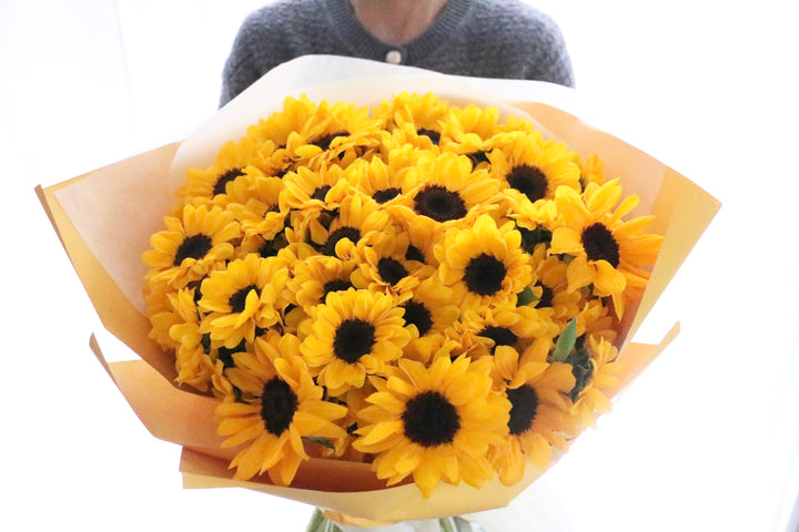 ひまわりの花束（99本）