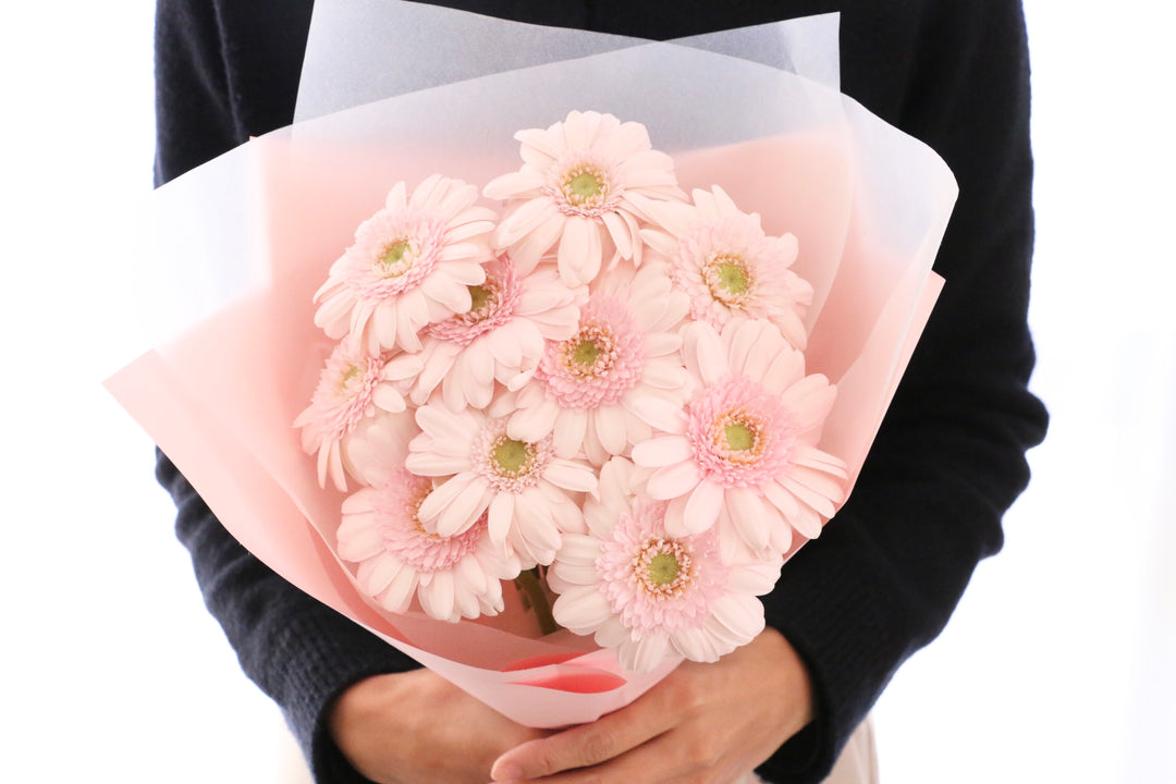 ピンク色のガーベラの花束（10本）