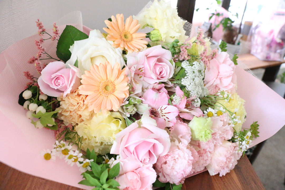 ピンク・黄色の花束　10,000円サイズ
