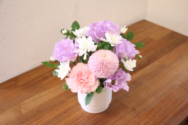 【供花】白色・ピンク色・紫色のお供えアレンジメント 3,000円