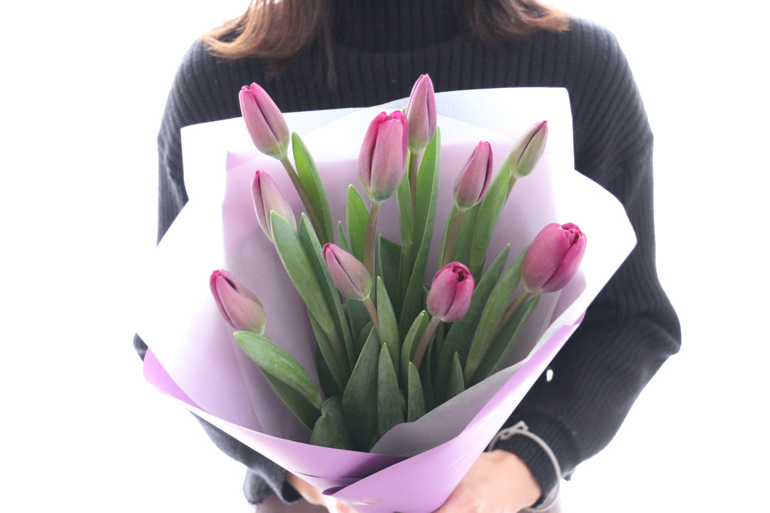 紫色のチューリップの花束（10本）