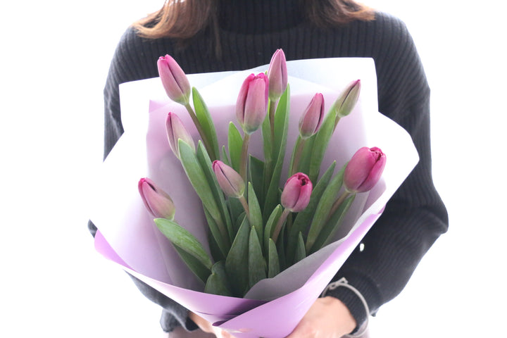 紫色のチューリップの花束（10本）