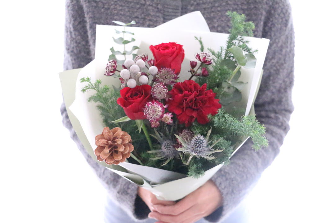 クリスマスの赤いバラ入り花束　Sサイズ　3,500円