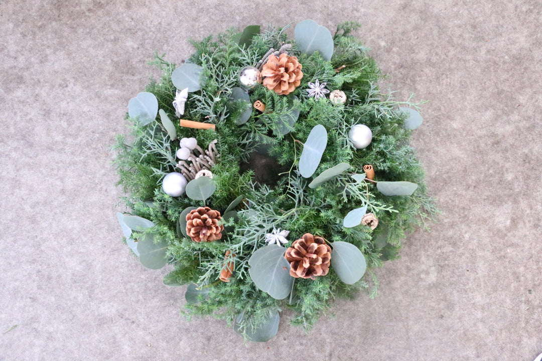 フレッシュクリスマスリース 生花 シルバー Mサイズ