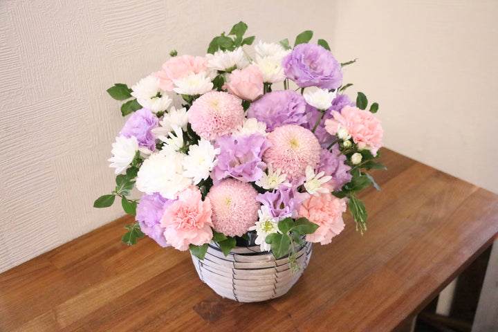 【供花】白色・ピンク色・紫色のお供えアレンジメント 9,000円