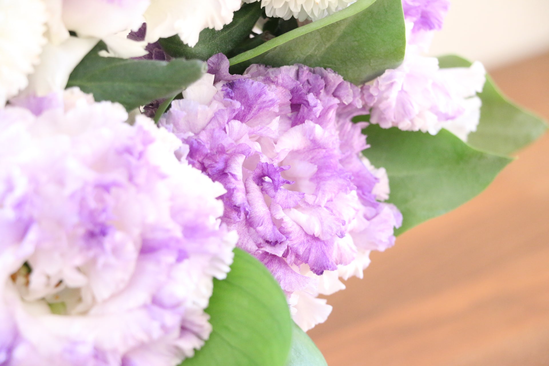 仏花、お供え花、ブルーアネモネ、紫トルコキキョウ 仏花、お供え花、ブルーアネモネ、紫トルコキキョウ