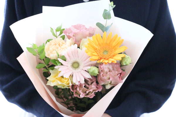 ピンク・黄色の花束  3,000円