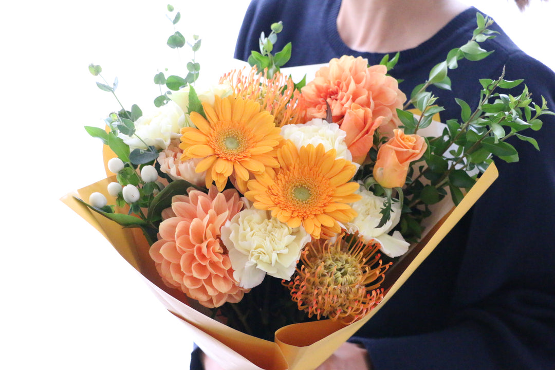 黄色・オレンジ色の花束 9,000円