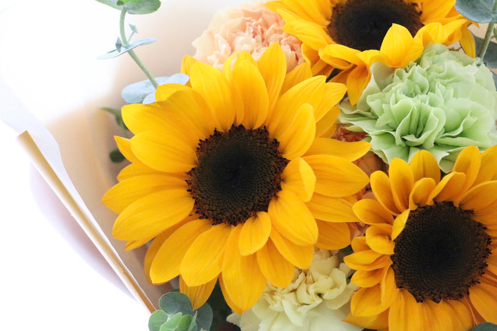 ひまわり入りの花束 3,000円