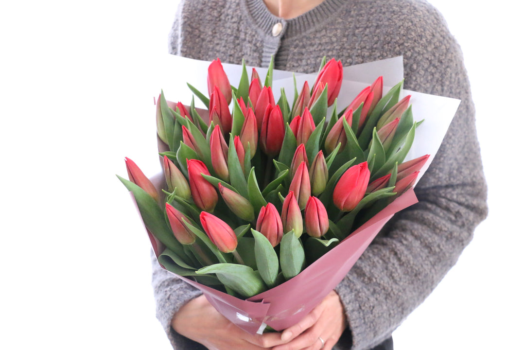 赤いチューリップの花束（40本）