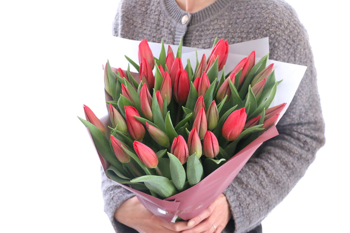 赤いチューリップの花束（40本）