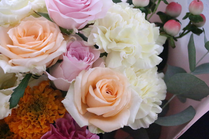 ピンク・黄色の花束  6,000円