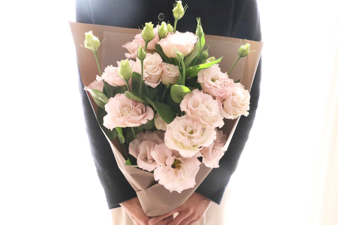 ピンク色のトルコキキョウの花束（7本）