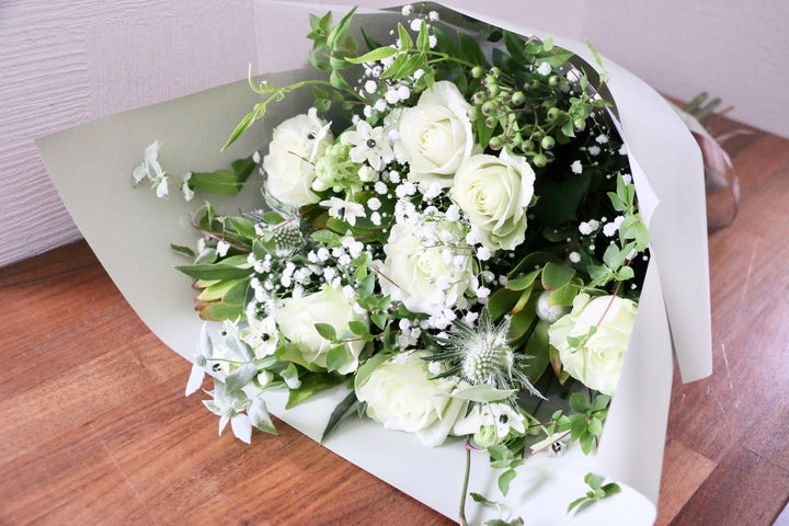 白・グリーンの花束 9,000円