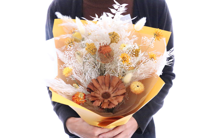 黄色のドライフラワーの花束 Mサイズ　5,000円